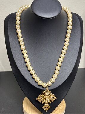 Vintage Premier Designs Faux Pearl Gold Tone Rhinestone Cross Y2K Necklace